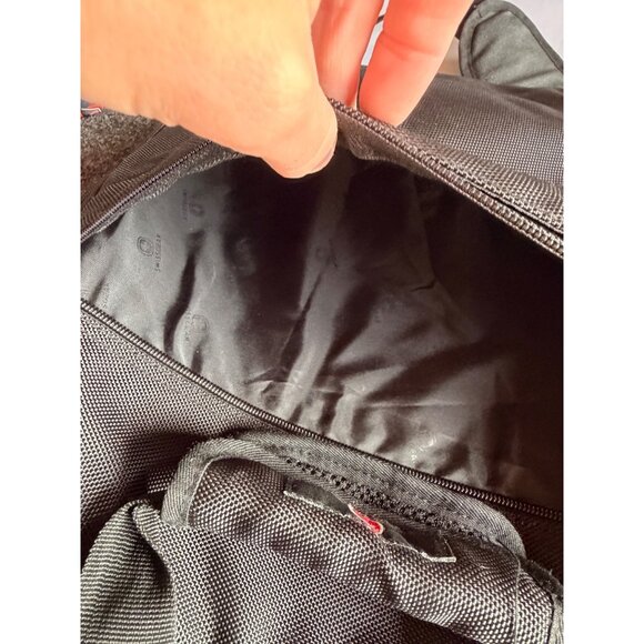 Swissgear Black Nylon Messenger Bag With Adjustable Strap - Picture 11 of 14